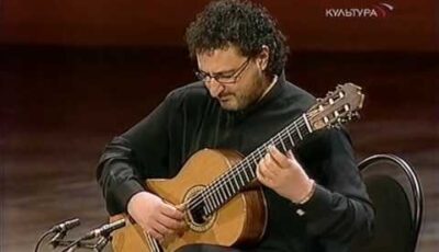 Aniello Desiderio Performs Variations on the Carnival of Venice by Francisco Tarrega