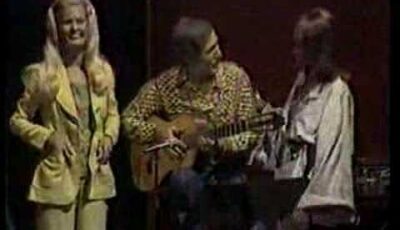 Chet Atkins and The First Nashville Guitar Quartet Perform Bach’s Brandenburg Concerto