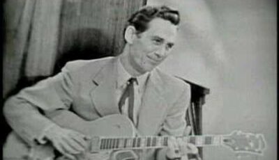 Chet Atkins Performs Chopin Waltz No. 10 in B Minor