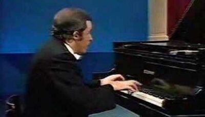 Glenn Gould Plays Bach Piano Concerto No. 7 in G Minor, BWV 1058