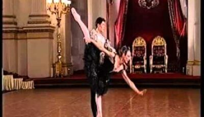 Tchaikovsky’s Swan Lake – Pas de Deux