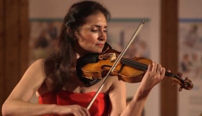 Asturias from Albeniz’ Suite Española, Played by Eva León on Violin