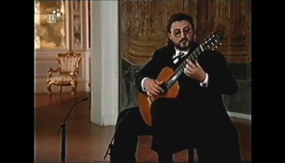 Aniello Desiderio Plays Sonata in A by Paganini
